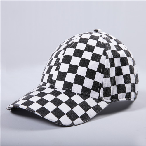 CHECKERED CAP BLACK &WHITE